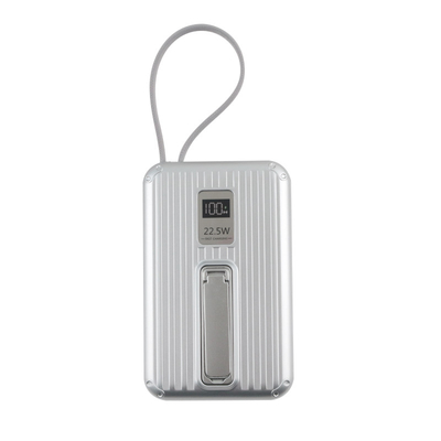 Witte draagbare powerbank met accessoire kabel handleiding en 38.3 Gepasseerd