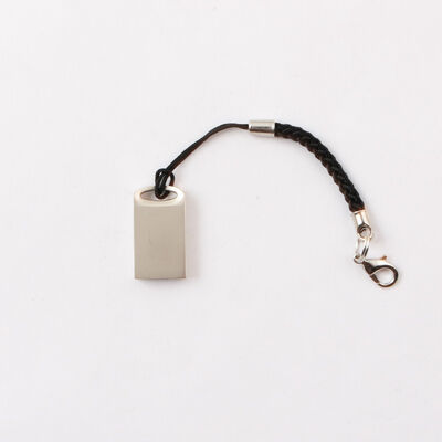 Metalen USB met sleutelhanger Metalen USB-flashstation Laserlogo Volg aangepast ontwerp