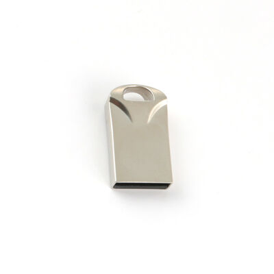 Zilver met glanzende metalen USB-flashdrive Hoge gegevensoverdrachtsnelheden Duurzame metalen behuizing Geschikt voor veilige gegevensopslag