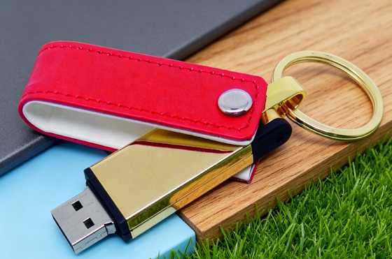Mac OS Compatible Leather USB Flash Drive Zwart Stock Kleur Custom OEM Stijlvol Duurzaam Ontwerp Perfect voor zakelijke cadeautjes