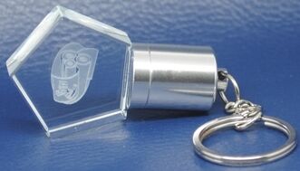 In de vorm van een fles Crystal USB Flash Drive 3.0 Snelle overdrachtssnelheid Duurzaam ontwerp Crystal Can Gravure Logo