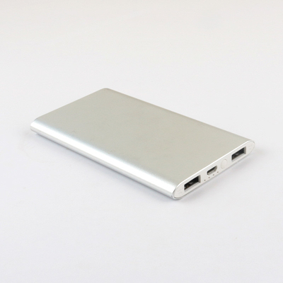 Gravure LOGO Metal Portable Power Bank 5000MAH met Geoptimaliseerde Hittedissipatie