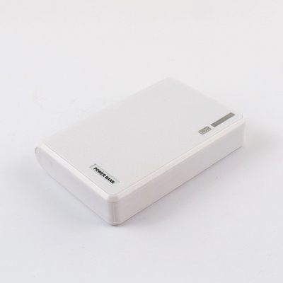 5000MAH plastic mobiele powerbank aangepast LOGO met kabel