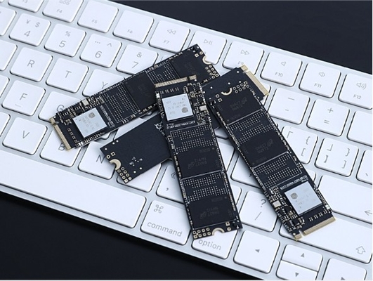 Goedkope 256 GB SSD interne harde schijven met SATA III-interface en een gegevensoverdrachtsnelheid tot 10 Gbps