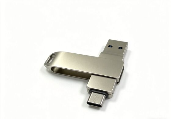 USB A + USB Type C twee poorten kunnen worden gebruikt door telefoon en auto en peaker