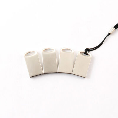 Metalen USB met sleutelhanger Metalen USB-flashstation Laserlogo Volg aangepast ontwerp