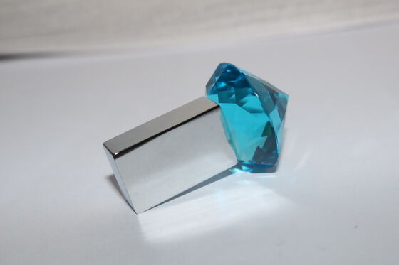 Diamond USB-flashdrive Het is goed voor damescadeau met sieraden USB-flashdrive Kan ook laserlogo op metaal op maat gemaakt USB-logo en doos